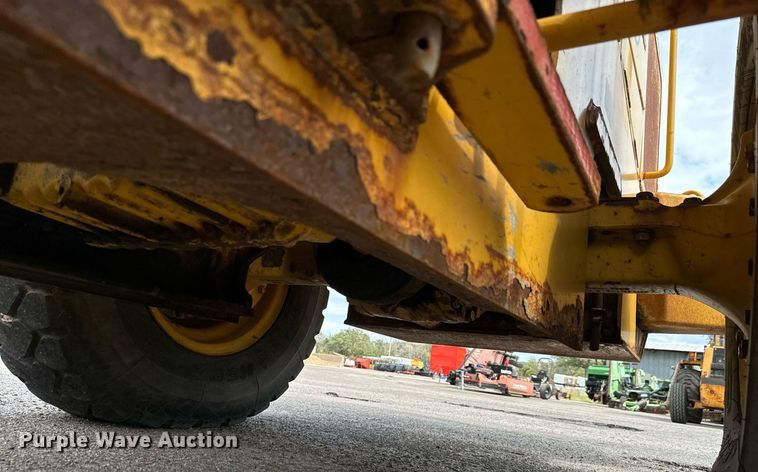 image for item DO1722 2006 John Deere 444J wheel loader