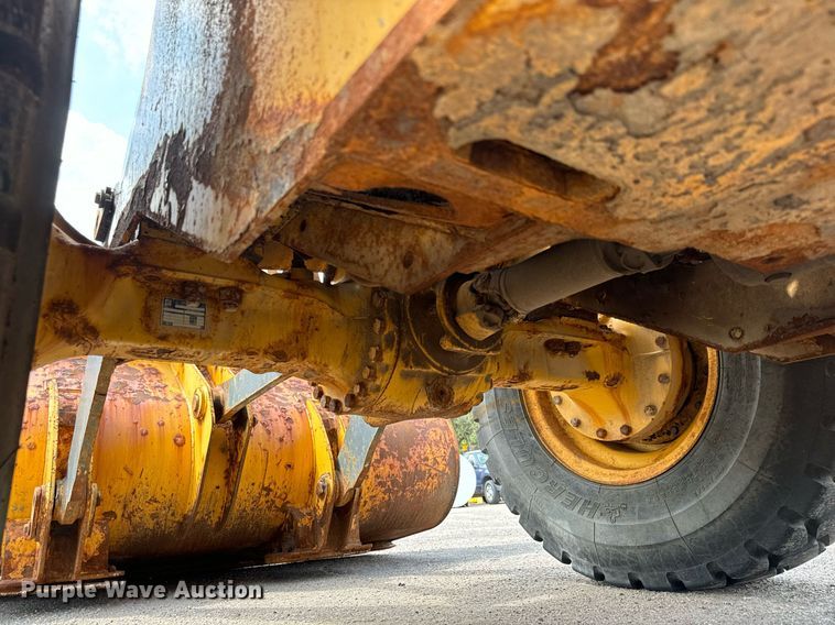 image for item DO1722 2006 John Deere 444J wheel loader