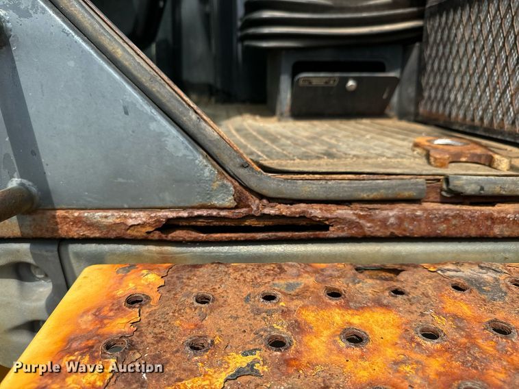 image for item DO1722 2006 John Deere 444J wheel loader