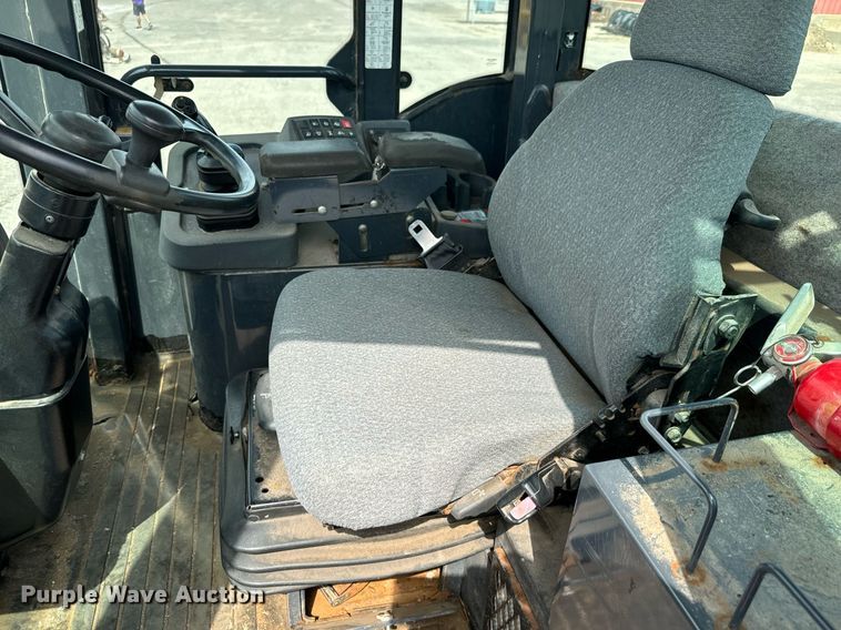 image for item DO1722 2006 John Deere 444J wheel loader