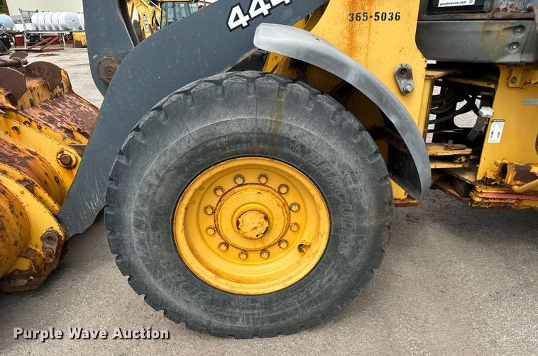 image for item DO1722 2006 John Deere 444J wheel loader