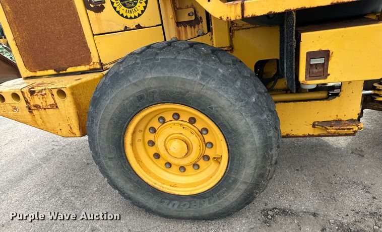 image for item DO1722 2006 John Deere 444J wheel loader