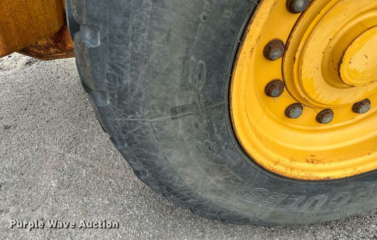 image for item DO1722 2006 John Deere 444J wheel loader