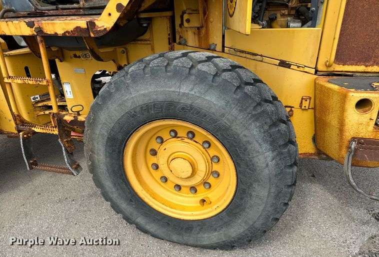 image for item DO1722 2006 John Deere 444J wheel loader