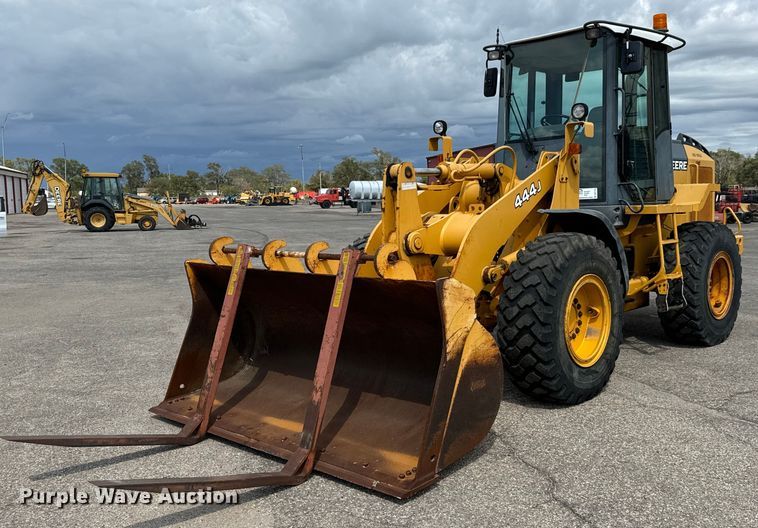 image for item DO1723 2005 John Deere 444J wheel loader