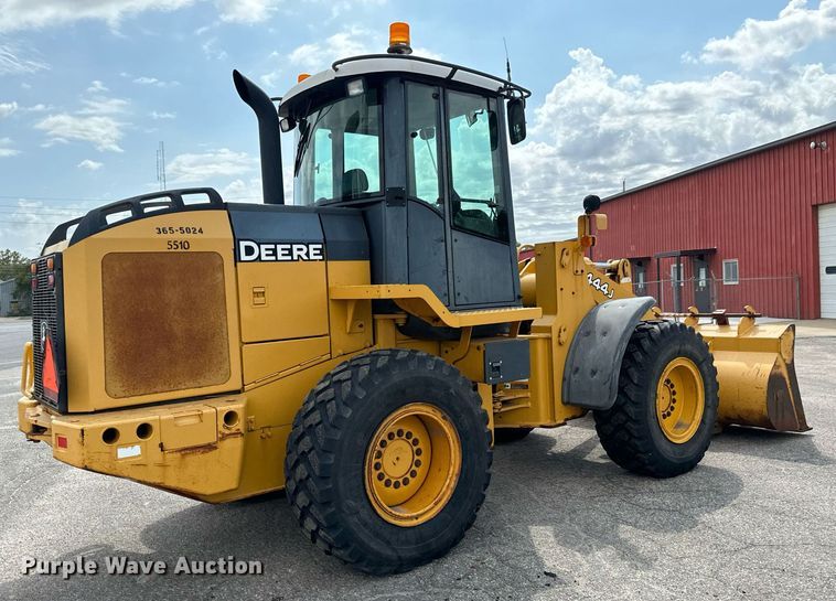 image for item DO1723 2005 John Deere 444J wheel loader