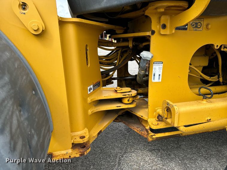 image for item DO1723 2005 John Deere 444J wheel loader