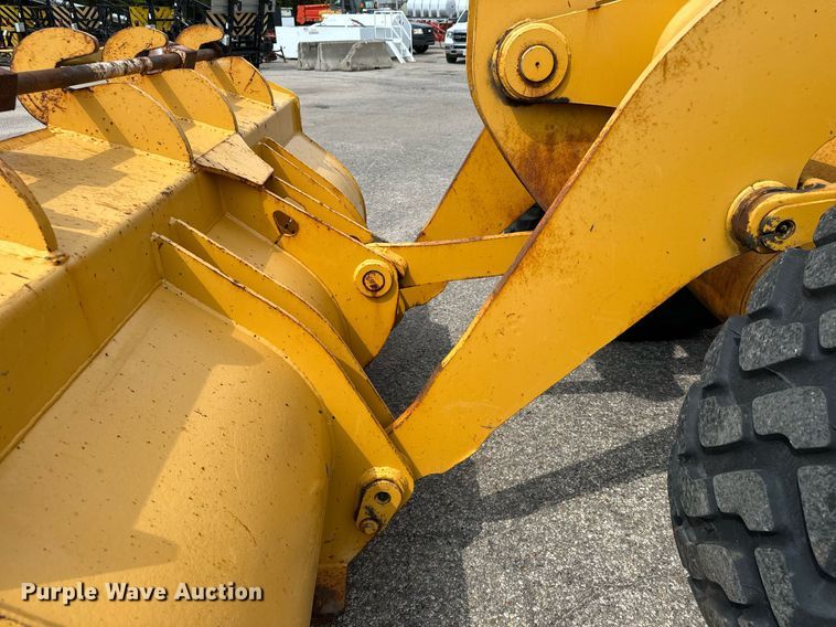 image for item DO1723 2005 John Deere 444J wheel loader