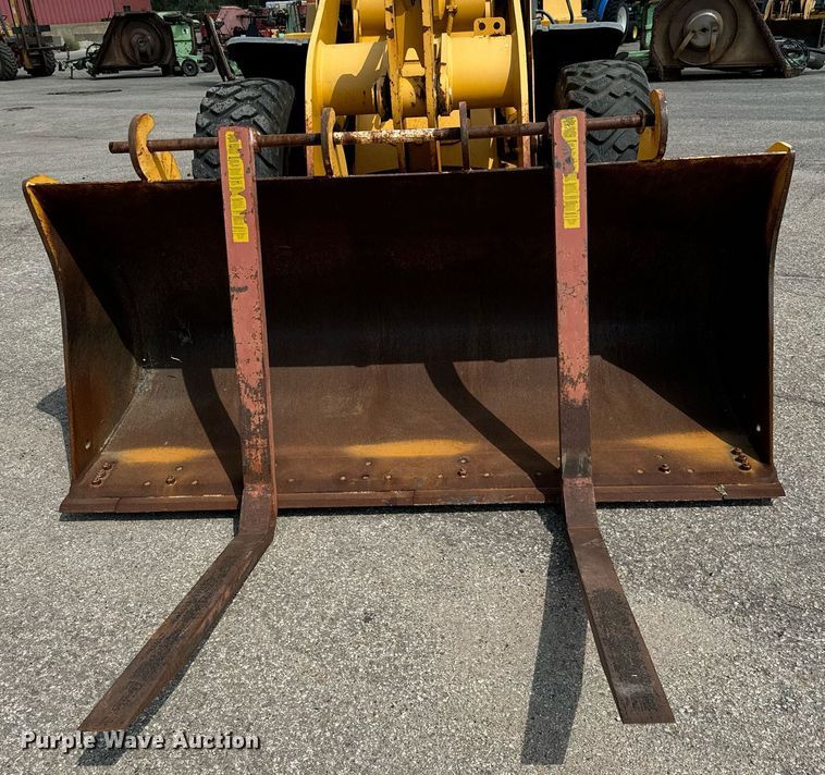 image for item DO1723 2005 John Deere 444J wheel loader