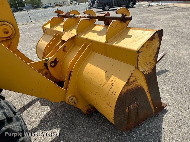 image for item DO1723 2005 John Deere 444J wheel loader