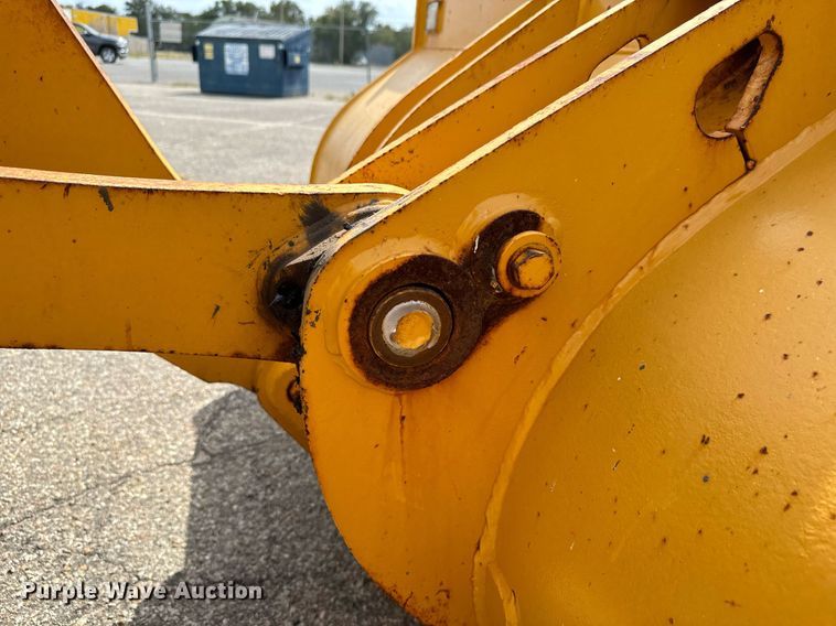 image for item DO1723 2005 John Deere 444J wheel loader