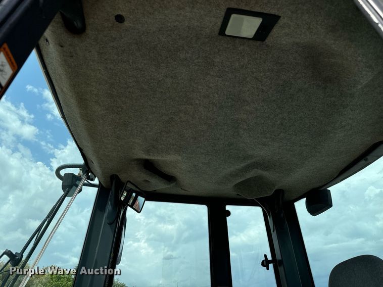 image for item DO1723 2005 John Deere 444J wheel loader