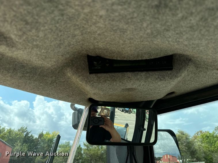 image for item DO1723 2005 John Deere 444J wheel loader