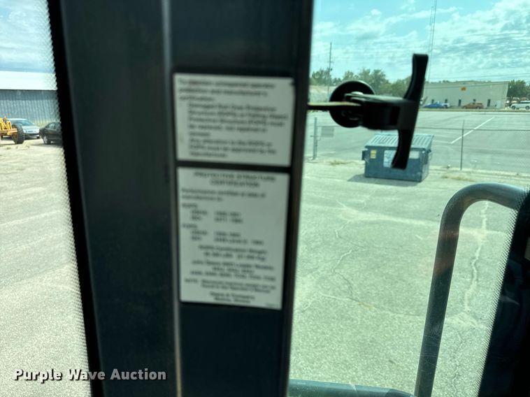 image for item DO1723 2005 John Deere 444J wheel loader