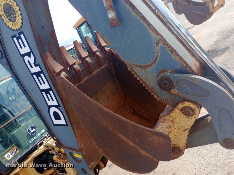 image for item DO1725 2008 John Deere 310J backhoe