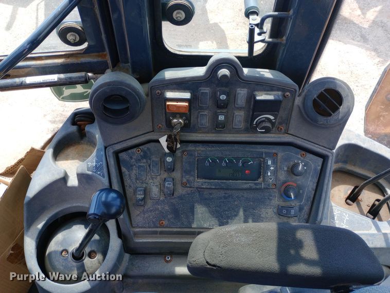 image for item DO1725 2008 John Deere 310J backhoe