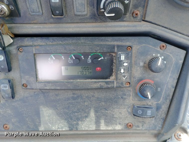 image for item DO1725 2008 John Deere 310J backhoe