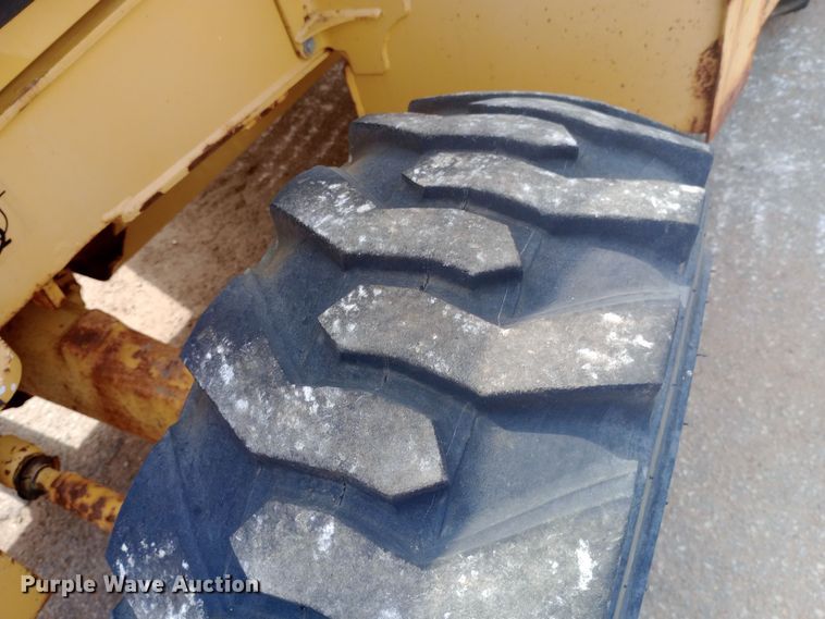 image for item DO1725 2008 John Deere 310J backhoe