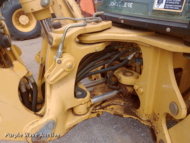 image for item DO1726 2005 John Deere 310G backhoe
