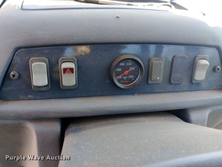 image for item DO1726 2005 John Deere 310G backhoe