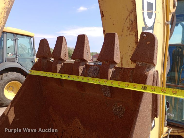 image for item DO1727 2005 John Deere 310G backhoe