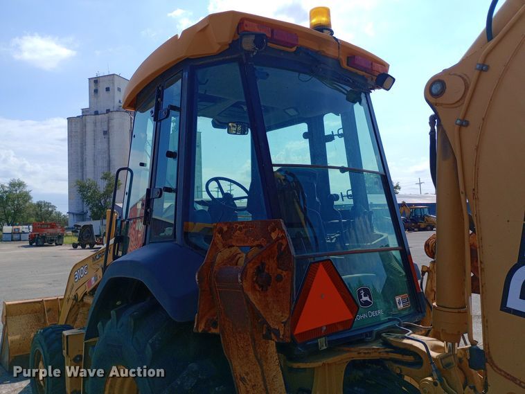 image for item DO1727 2005 John Deere 310G backhoe