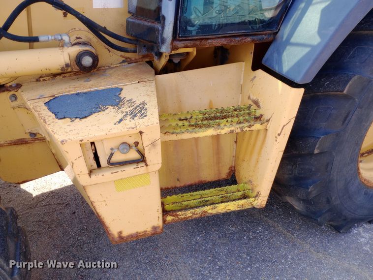 image for item DO1727 2005 John Deere 310G backhoe