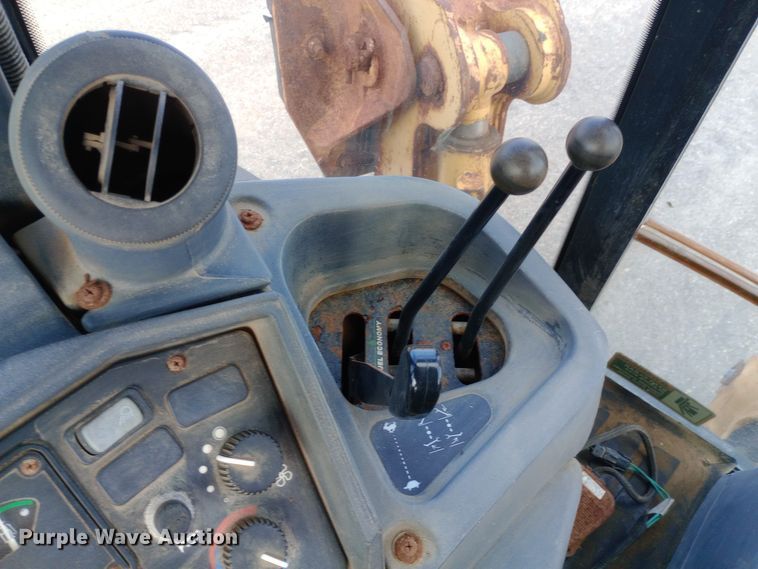 image for item DO1727 2005 John Deere 310G backhoe