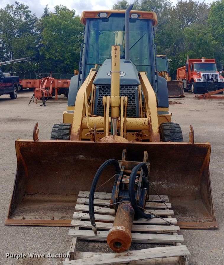 image for item DO1728 2005 John Deere 310G backhoe