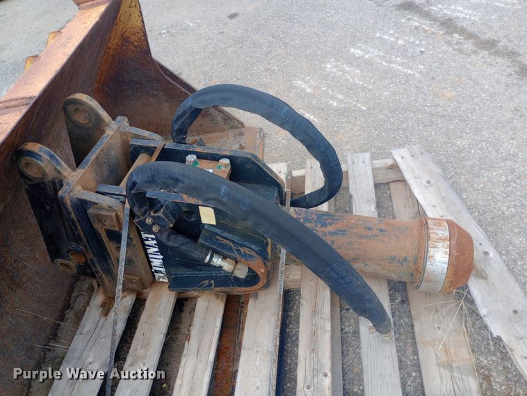 image for item DO1728 2005 John Deere 310G backhoe