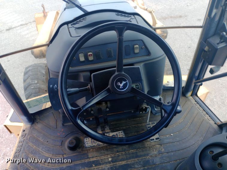 image for item DO1728 2005 John Deere 310G backhoe