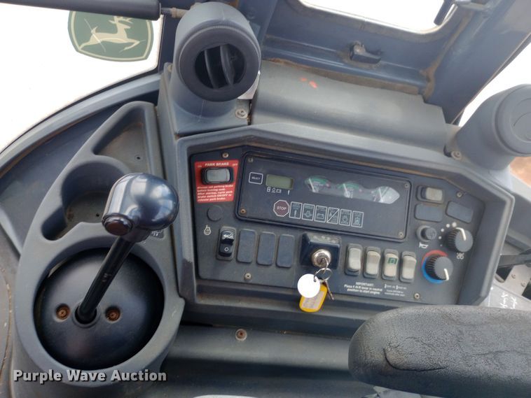 image for item DO1728 2005 John Deere 310G backhoe