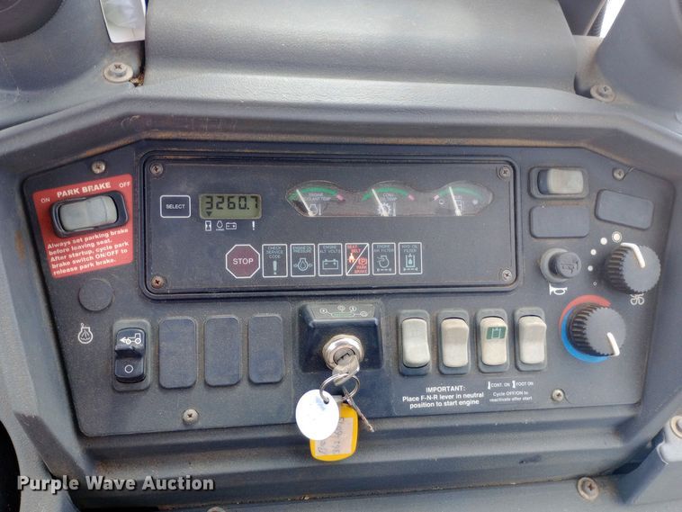 image for item DO1728 2005 John Deere 310G backhoe