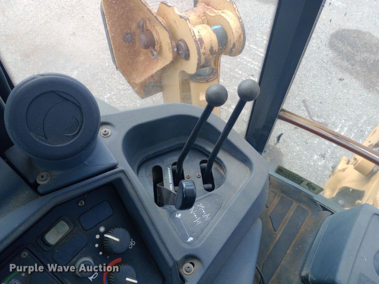 image for item DO1728 2005 John Deere 310G backhoe