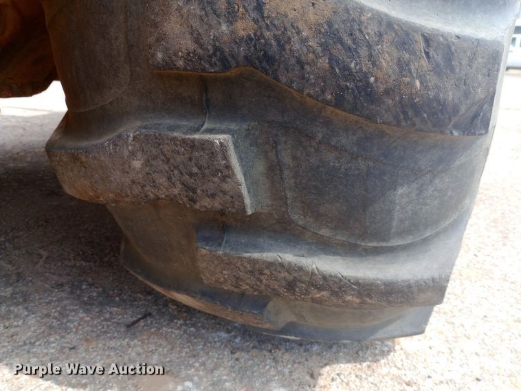 image for item DO1728 2005 John Deere 310G backhoe