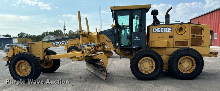 image for item DO1729 2004 John Deere 670CH Series II motor grader