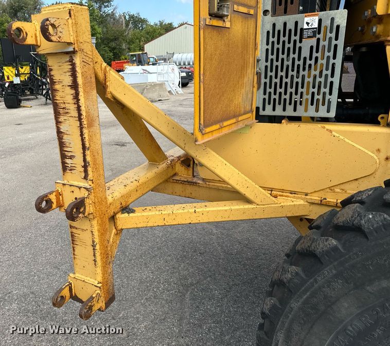 image for item DO1729 2004 John Deere 670CH Series II motor grader