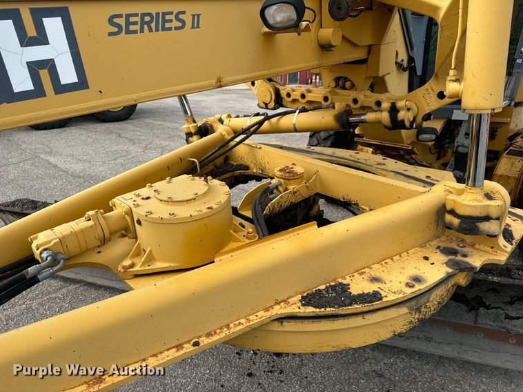 image for item DO1729 2004 John Deere 670CH Series II motor grader