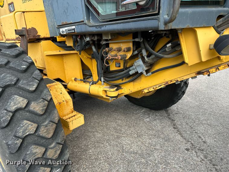 image for item DO1729 2004 John Deere 670CH Series II motor grader