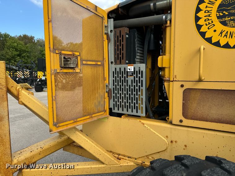 image for item DO1729 2004 John Deere 670CH Series II motor grader