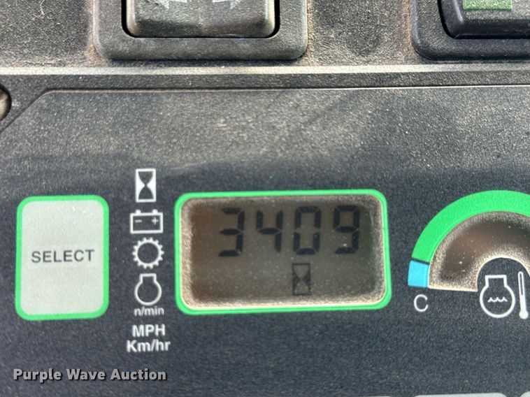 image for item DO1729 2004 John Deere 670CH Series II motor grader