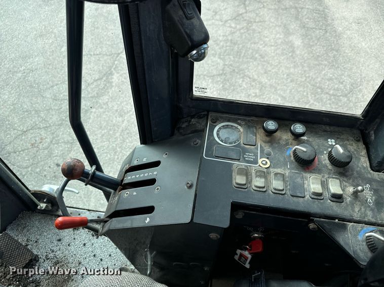 image for item DO1729 2004 John Deere 670CH Series II motor grader