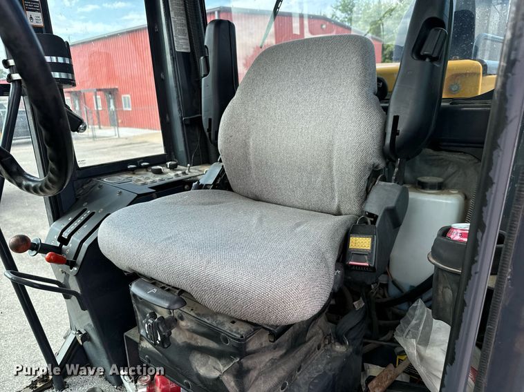 image for item DO1729 2004 John Deere 670CH Series II motor grader