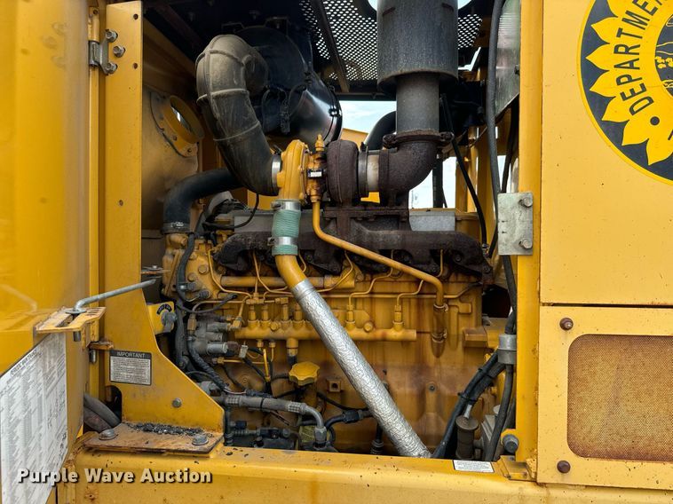 image for item DO1729 2004 John Deere 670CH Series II motor grader