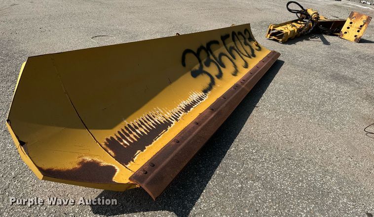 image for item DO1729 2004 John Deere 670CH Series II motor grader