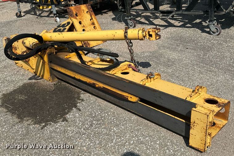 image for item DO1729 2004 John Deere 670CH Series II motor grader