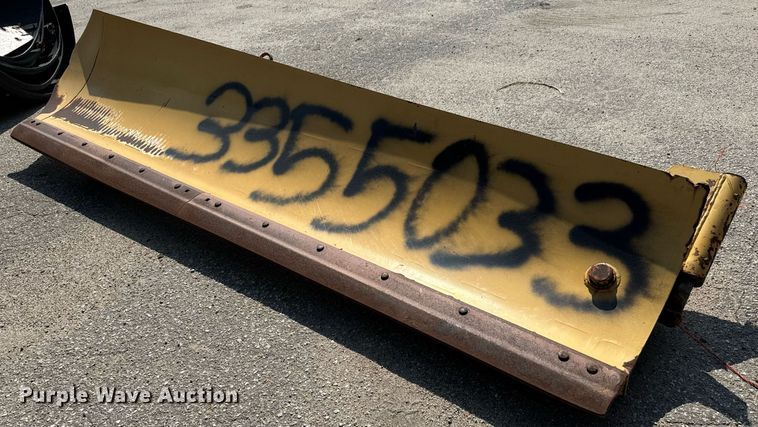 image for item DO1729 2004 John Deere 670CH Series II motor grader