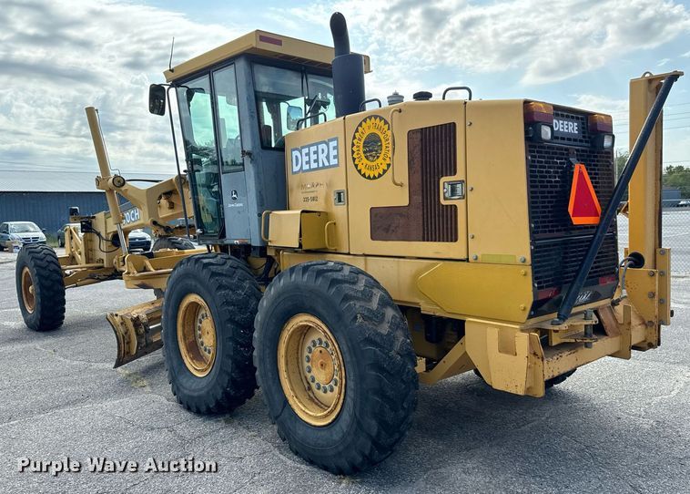 image for item DO1730 2002 John Deere 770CH motor grader