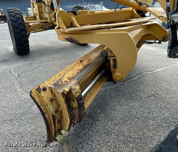 image for item DO1730 2002 John Deere 770CH motor grader