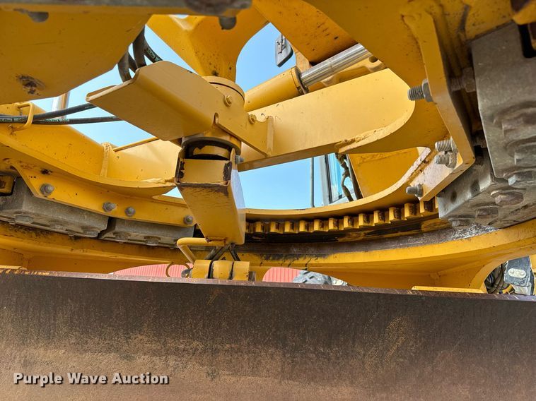 image for item DO1730 2002 John Deere 770CH motor grader